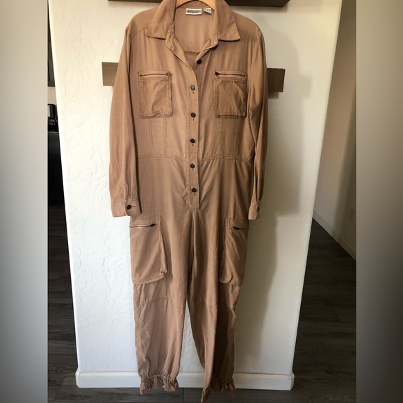 Vintage Tan Corduroy Long sleeve Jumpsuit, Cargo style & ruffle hem•••Jeanology - Picture 2 of 15